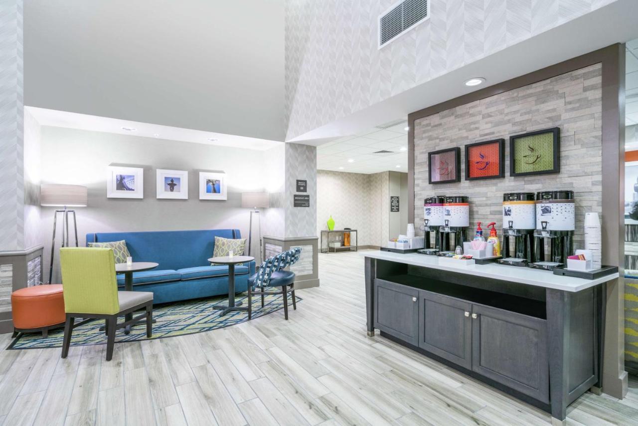 Hampton Inn & Suites Glenarden/Washington Dc Largo Exterior photo